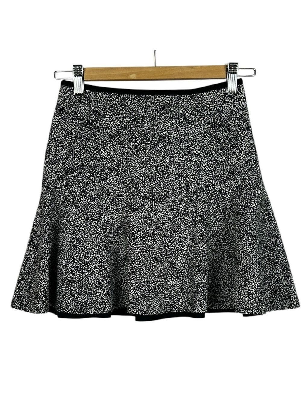 Lululemon Circuit Breaker Floral Mini Skirt Size 4 Black White Sporty Tennis